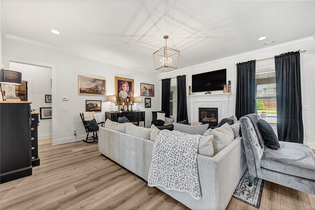 Hyde Park Cave Spgs - Residential