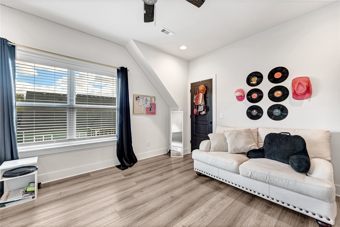 Hyde Park Cave Spgs - Residential