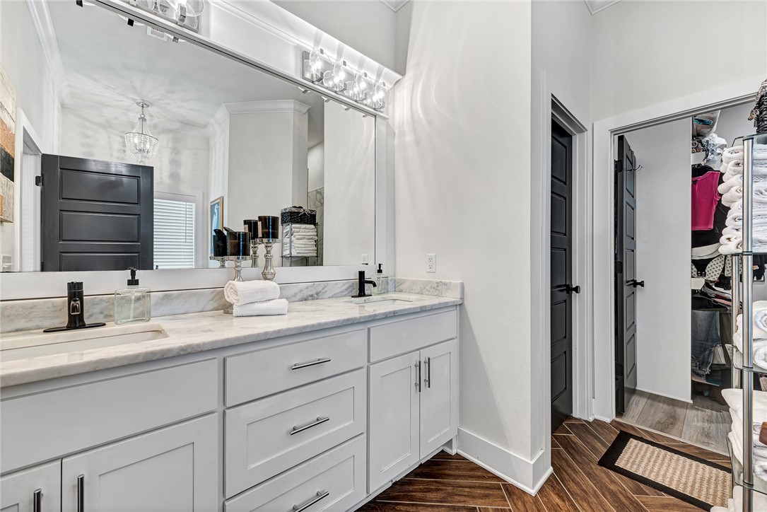 Hyde Park Cave Spgs - Residential