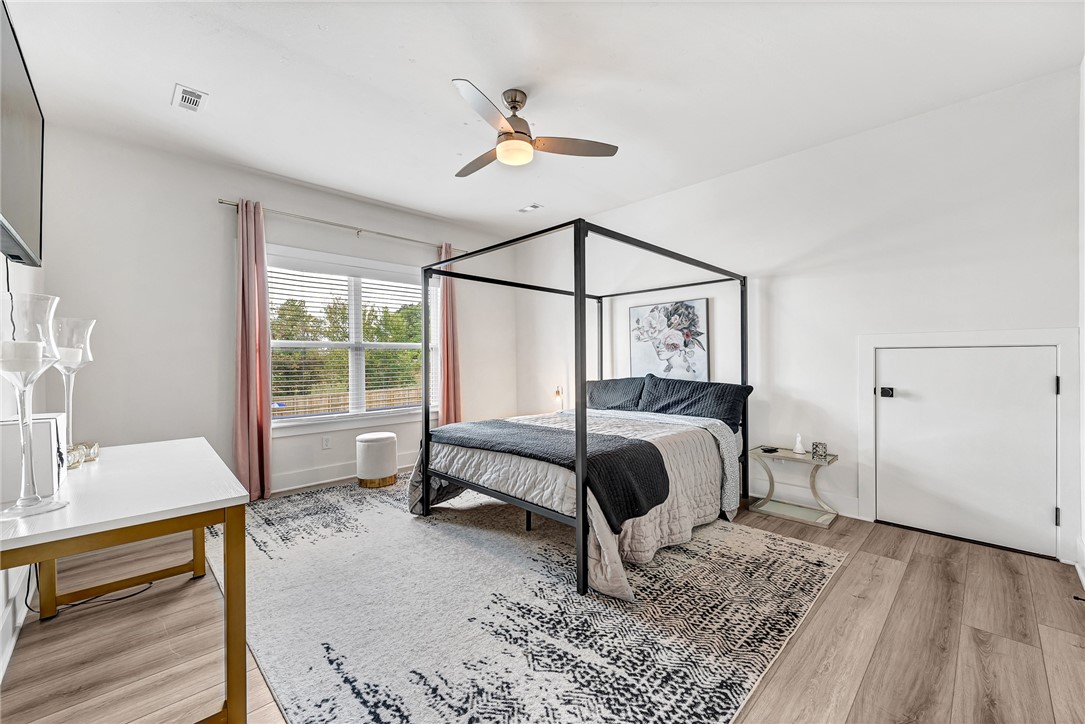 Hyde Park Cave Spgs - Residential