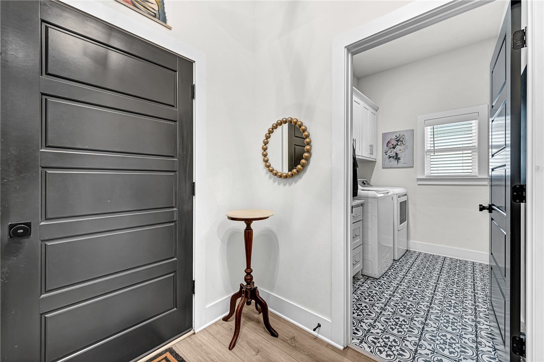 Hyde Park Cave Spgs - Residential