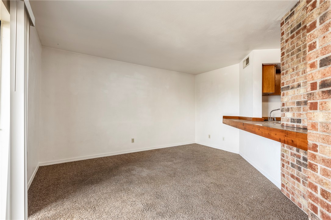 Sunset Estate 1st Add Rogers - Residential