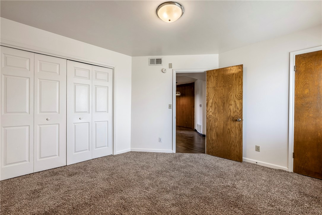 Sunset Estate 1st Add Rogers - Residential