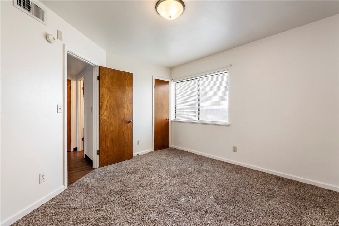 Sunset Estate 1st Add Rogers - Residential