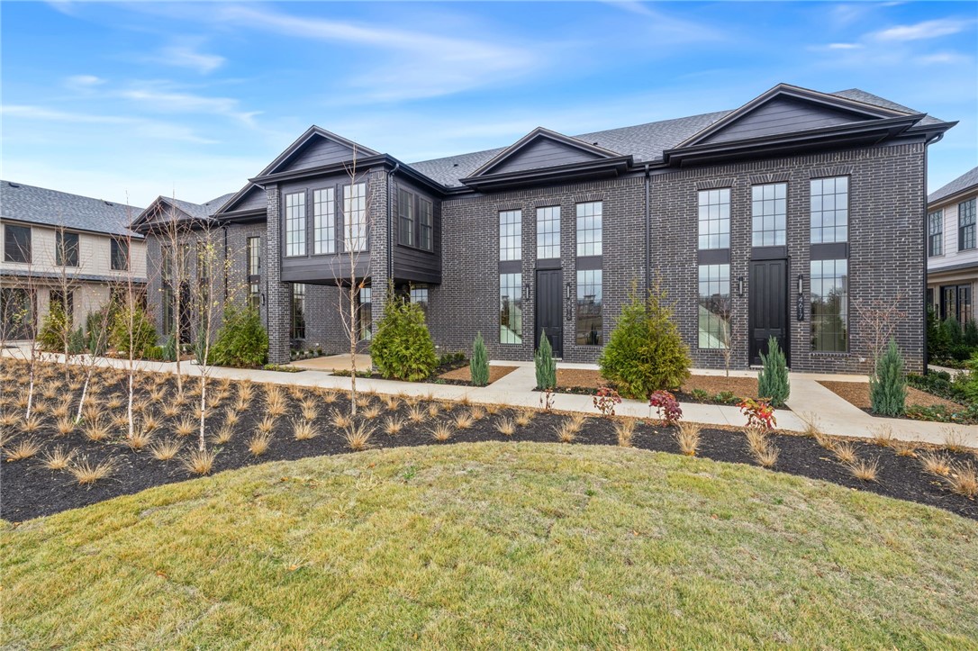 Pinnacle Village - Residential