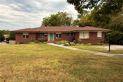 Photo of 2227 N College Avenue, Fayetteville, AR 72703 (MLS # 1344681)