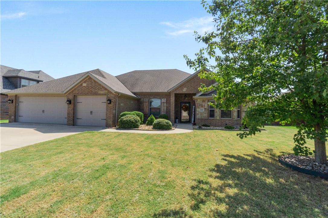Welcome to this beautiful, one-level home offering 4 bedrooms, 3 full baths, 2 dining areas, & 3-car garage conveniently located near Walmart home office, Bentonville Community Center, XNA airport, shopping, dining and so much more. Features include wood floors, SS appliances, granite counter tops, covered patio, gas log fireplace, large walk-in pantry, wired for surround sound, central vac, security system, crown molding. Within walking distance to the community center and less than 4 miles to Downtown. Make your appointment to see it today!