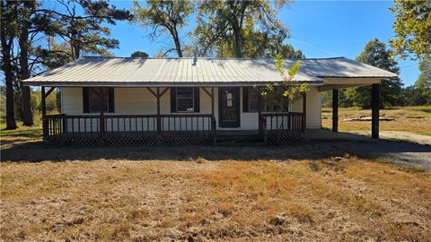 Photo of 408 Washington Avenue, Plainview, AR 72857 (MLS # 1327334)