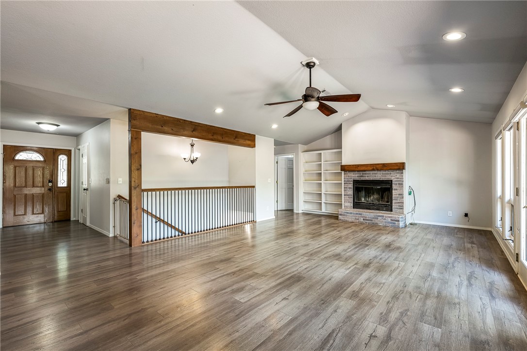 Altons Brush Creek Hls Rogers - Residential