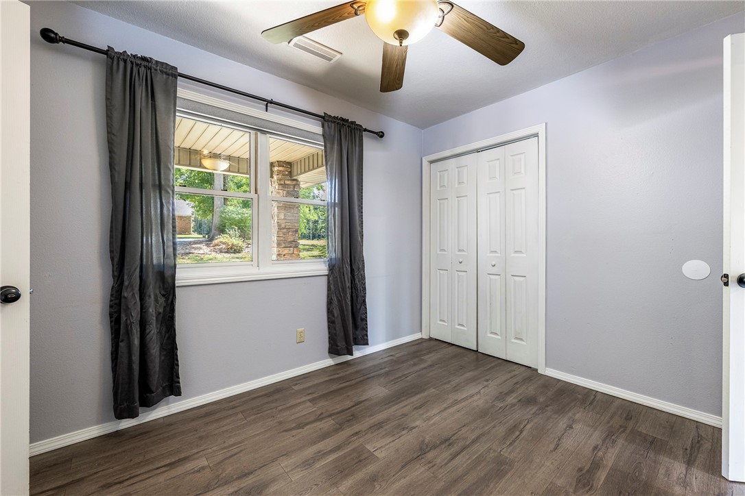 Altons Brush Creek Hls Rogers - Residential