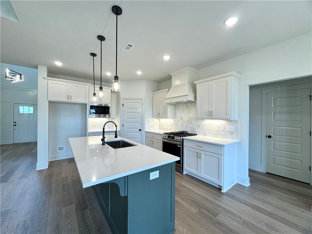 2902 SW Little Elm Loop