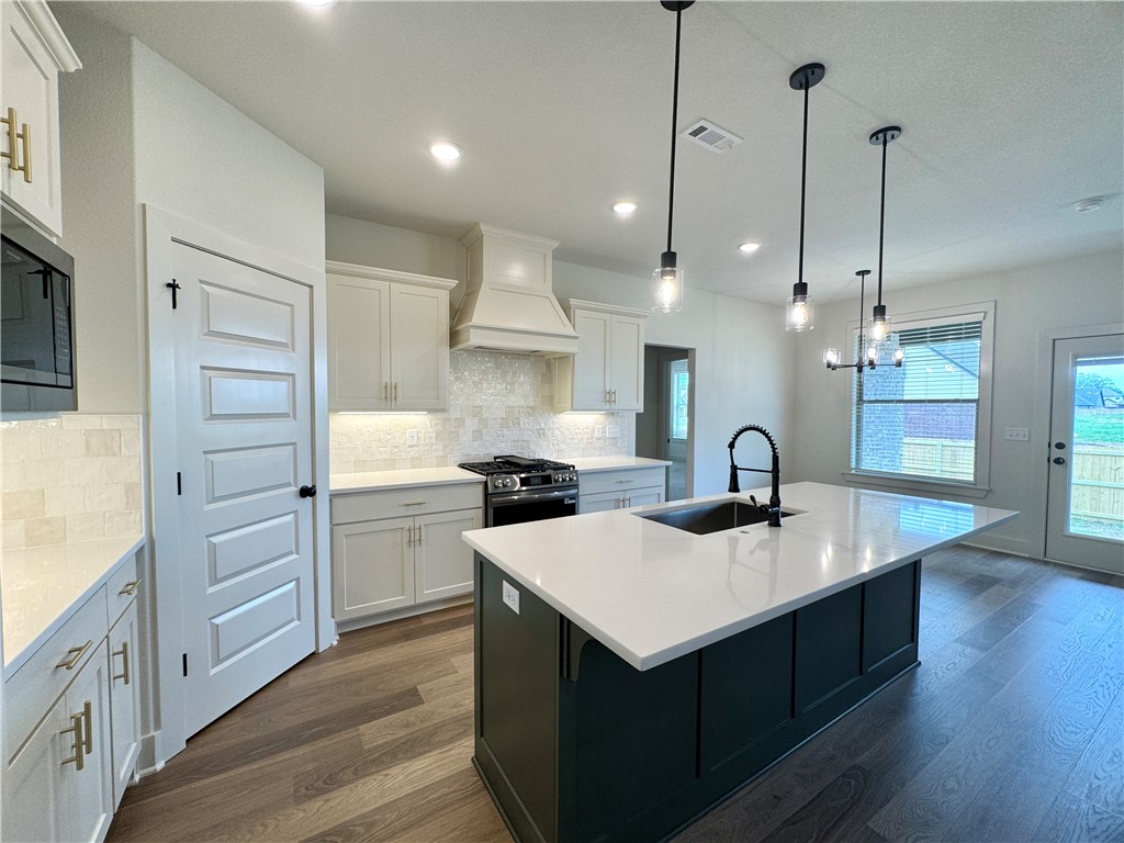 2902 SW Little Elm Loop