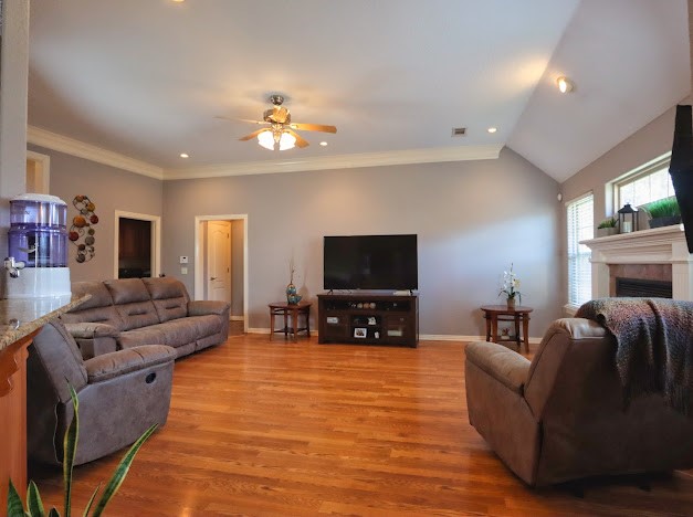 Photo 4 of 21 of 207 W Windsor Drive house