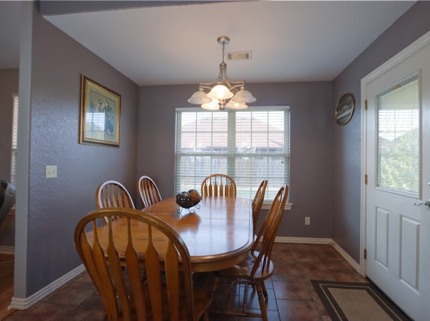 Photo 8 of 21 of 207 W Windsor Drive house