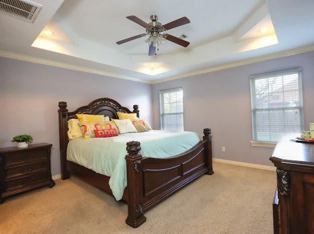 Photo 9 of 21 of 207 W Windsor Drive house