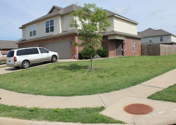 Nice Duplex in Copper Oaks S/D. Unit has several amenities including Granite Countertops, Ceramic Tiles in wet areas, Gas Log Fireplace, Crown Molding, Jacuzzi Tub in Master Bath, all appliances including washer & dryer, 6 Ft Privacy Fenced Yard & more! Just minutes from Downtown Bentonville & Walmart Home Office. Pictures & colors may vary per unit.
