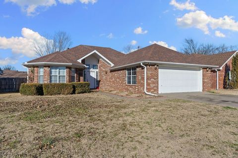 Photo of 3901 W Cedar Street, Rogers, AR 72756 (MLS # 1332342)