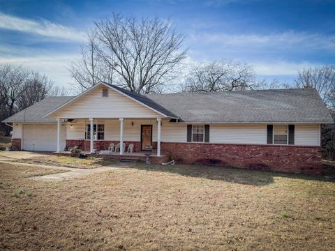 Photo of 10238 Woodlyn Drive, Lincoln, AR 72744 (MLS # 1331171)