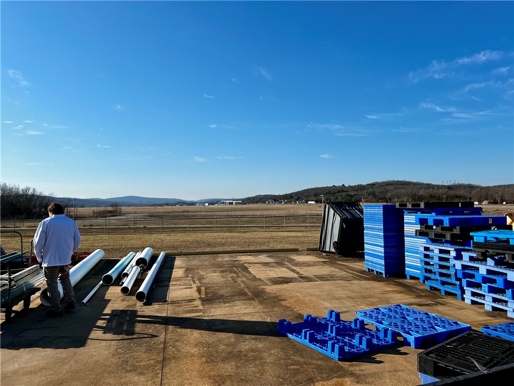 Fayetteville Outlots - Commercial Lease