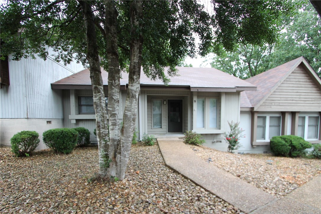 Remodeled Townhome with 2 bedrooms 2 baths large living room open to the kitchen. There is a heated and cooled sun room. This unit has a new paint,flooring,appliances,lights,granite in the kitchen and is just about 2 blocks to the club house. There is space for 2 cars in the carport. You will not want to miss this as it is ready to move into call me for more details.