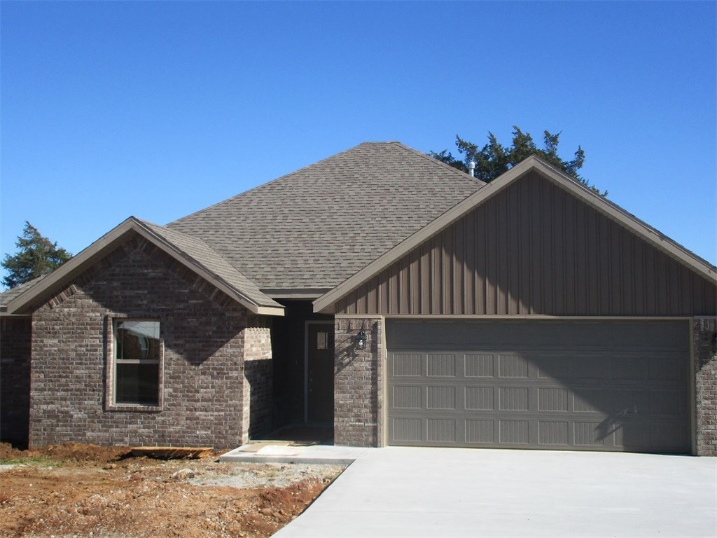 New construction! Beautiful new home in Huntsville, in new Highland Park Subdivision. 3 bedrooms, 2 bathrooms, 2 car garage, granite counter tops, fireplace, pantry, laundry room, walk in closets, ceiling fans, concrete driveway, all city utilities. Call for appointment today!