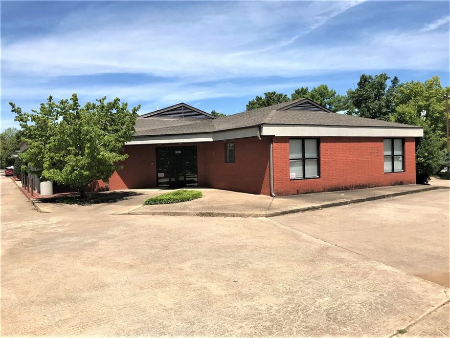 4 suite office building
Sold before print