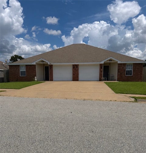Photo of 312 Graystone Circle, Centerton, AR 72719 (MLS # 1355333)