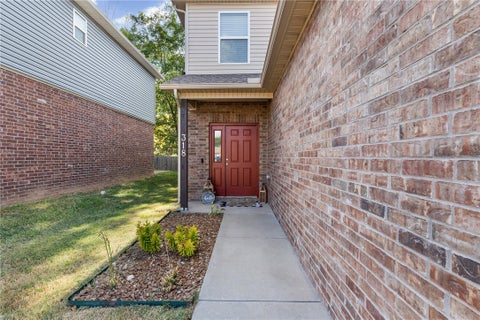 Photo of 318 Mayflower Street, Lowell, AR 72745 (MLS # 1361140)