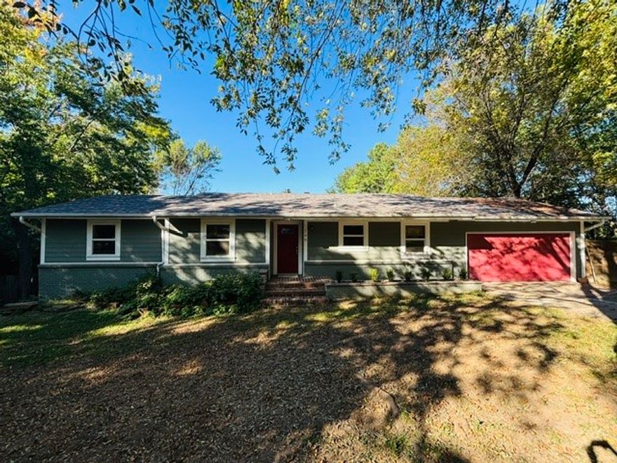 Donāt miss this freshly updated, spacious 5-bedroom, 3-bathroom home in one of Fayettevilleās most desirable neighborhoods just minutes from Gulley Park and Root Elementary School. This bright and airy home features new carpet, fresh paint, and brand-new appliances, including a washer, dryer, refrigerator, and dishwasher. Enjoy plenty of storage throughout and a layout that offers both comfort and flexibility.
Main level, 3 bedrooms, 2 full bathrooms. Open, light-filled living spaces. Finished basement, 2 additional bedrooms and a full bath. Perfect for use as guest rooms, a home office, media room, or play area. Fully fenced back yard that is currently being seeded.