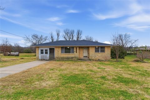 Photo of 5483 Har Ber Avenue, Springdale, AR 72762 (MLS # 1331494)