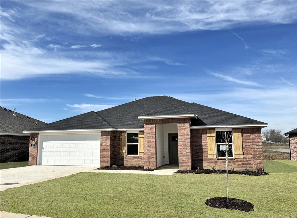 Wonderful Warren Plan in Rolling Meadows, in Pea Ridge, Arkansas! Each home in Rolling Meadows is meticulously crafted with attention to detail, creating a space that feels both luxurious and welcoming. From the moment you walk through the door, you'll be greeted by modern features and spacious a layout that caters to every lifestyle. Our homes boast premium finishes and thoughtful designs, ensuring that you'll be stepping inside your own personal oasis. These homes will be complete with LVP flooring throughout (two-story plans will have carpet on stairs and upstairs) and wood shelving in all closets, pantry, and utility room. The kitchen will have quartz kitchen counters, 36-inch cabinets, and stainless-steel appliances with a Gas Range! The primary bath will feature quartz countertops, double sinks, and a walk-in shower. Each home comes with 4-sided brick with Hardie Ā® fascia per plan. Home will have a Garage Door Opener. Taxes and Parcel TBD.