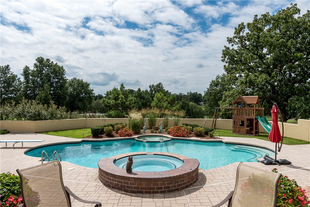 Champions Golf & Cc Ph 2 Rogers - Residential