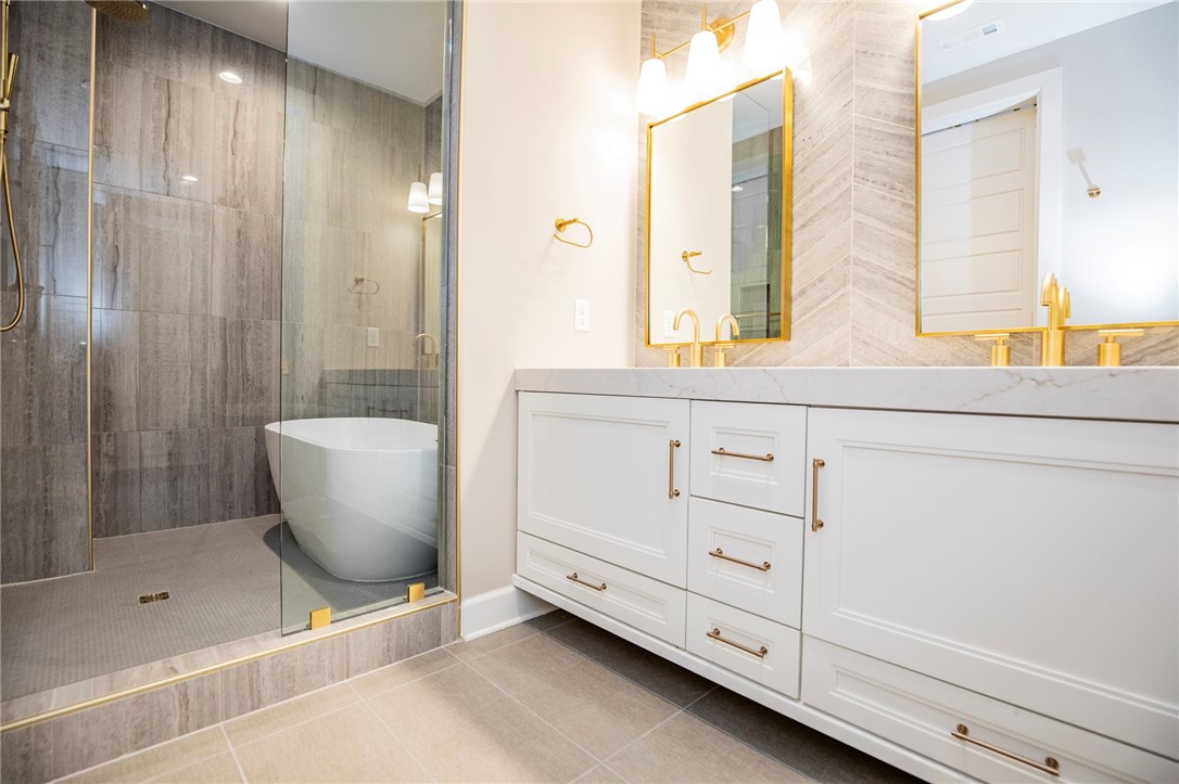 Pinnacle Heights Rogers - Residential