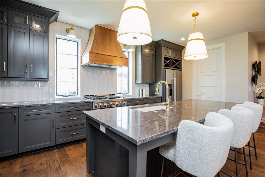 Pinnacle Heights Rogers - Residential