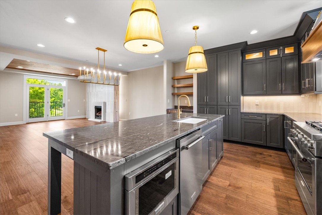 Pinnacle Heights Rogers - Residential