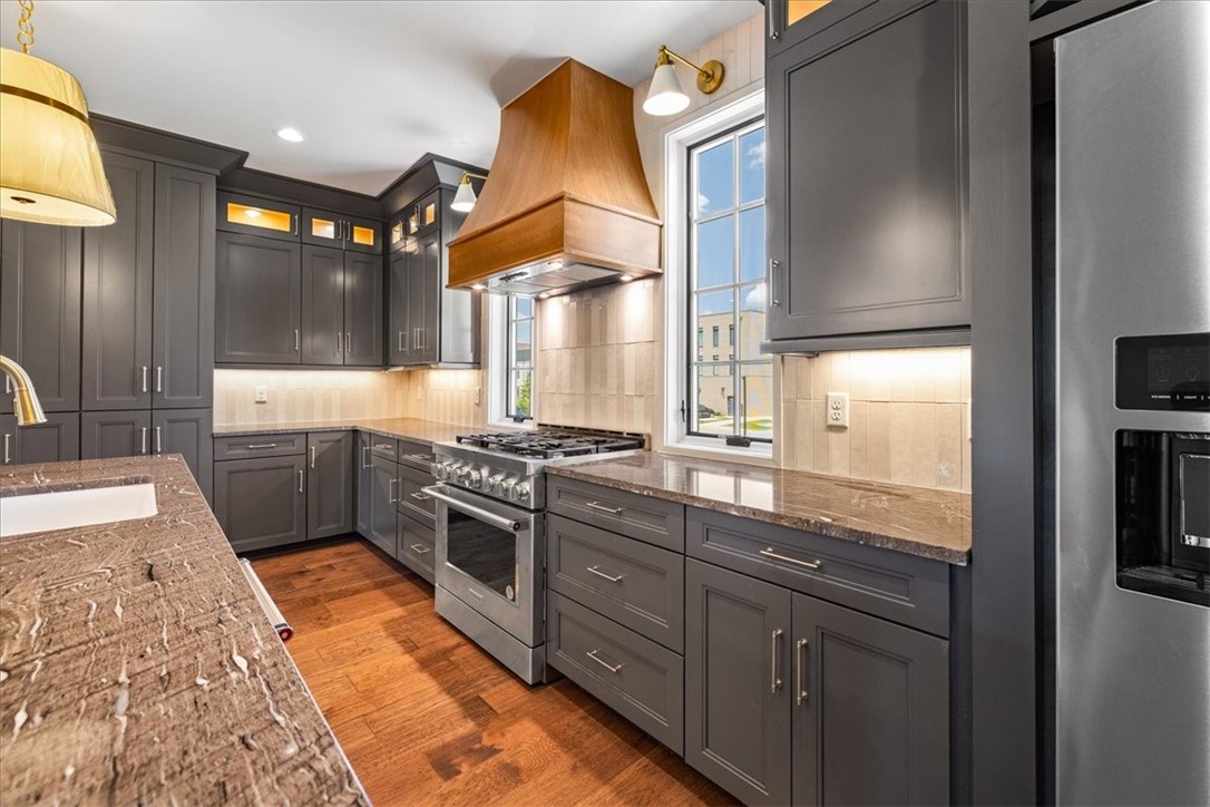 Pinnacle Heights Rogers - Residential