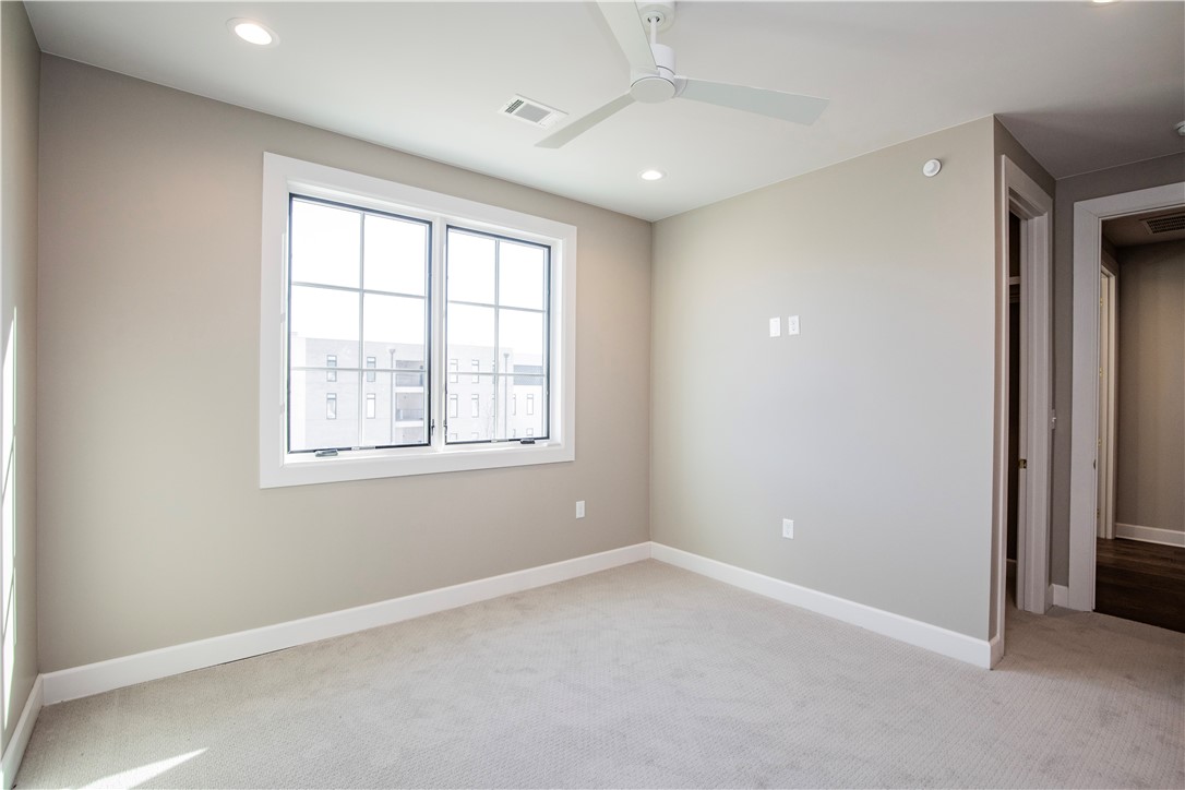 Pinnacle Heights Rogers - Residential