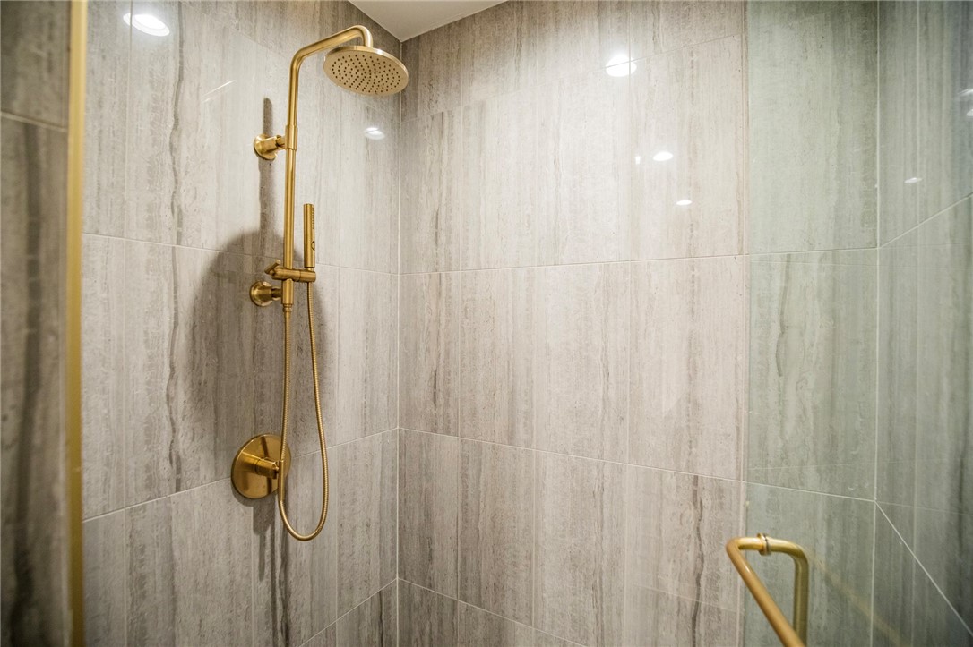 Pinnacle Heights Rogers - Residential