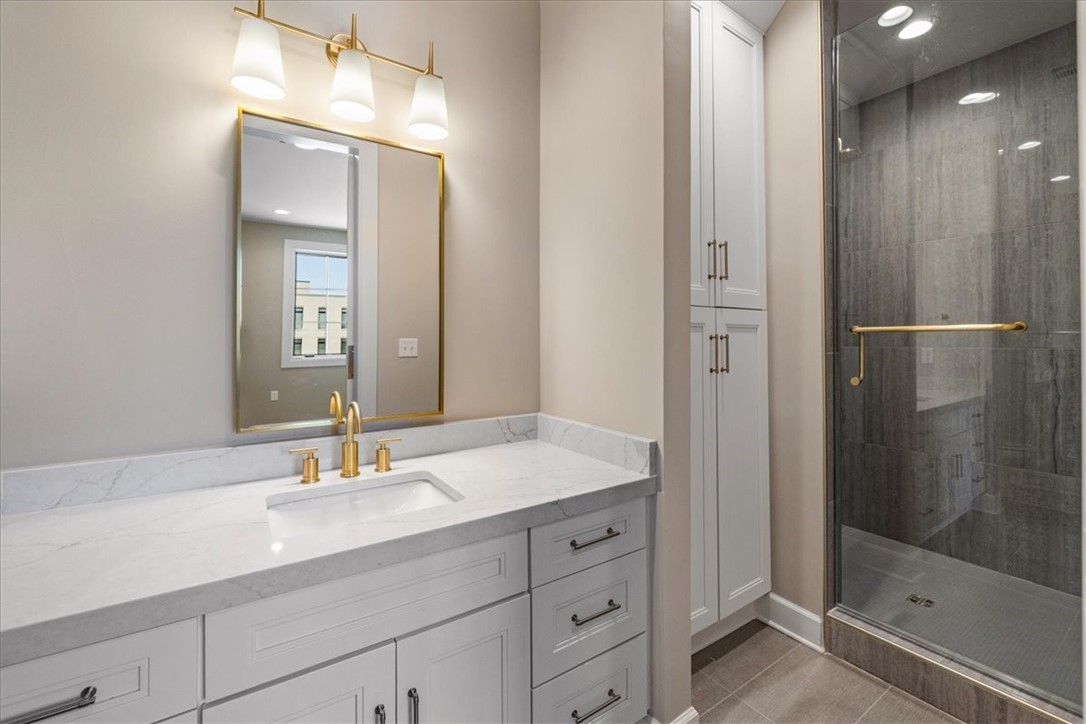 Pinnacle Heights Rogers - Residential