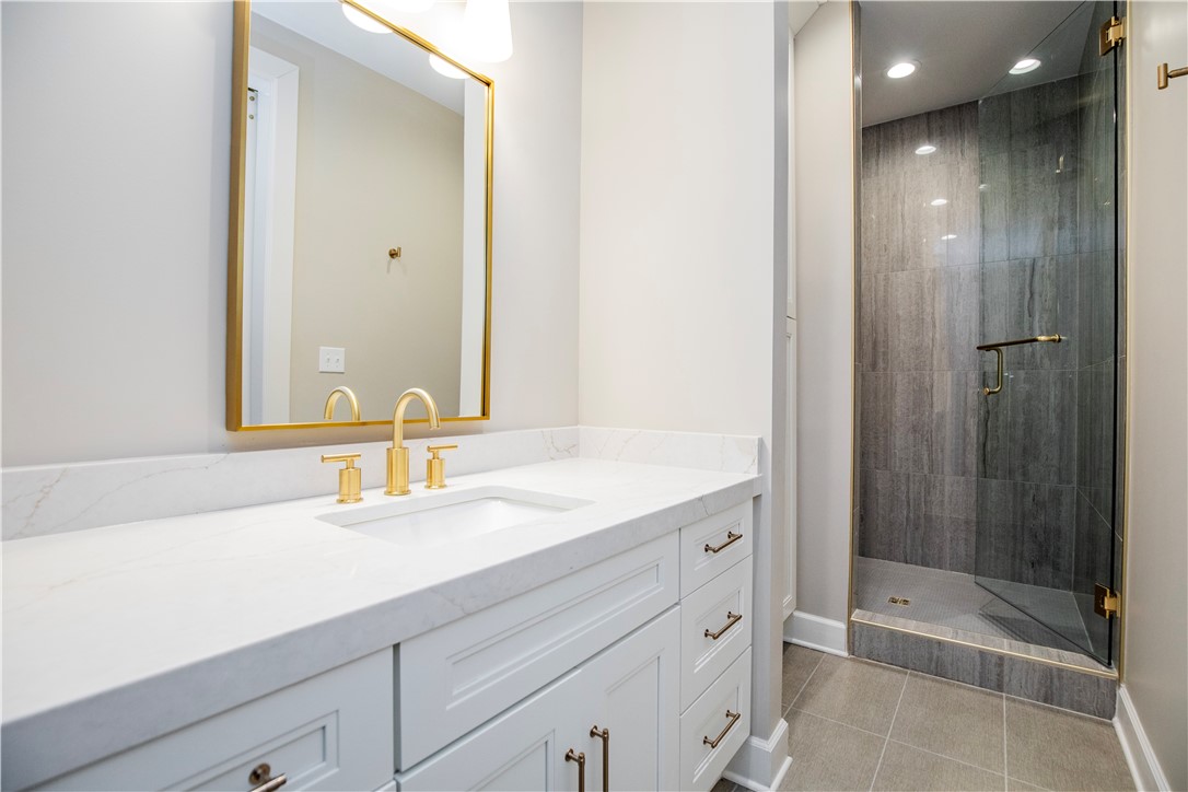 Pinnacle Heights Rogers - Residential