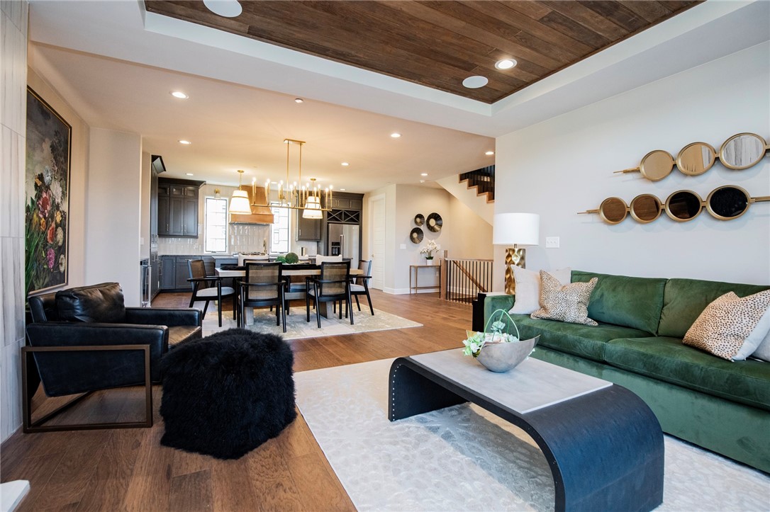 Pinnacle Heights Rogers - Residential