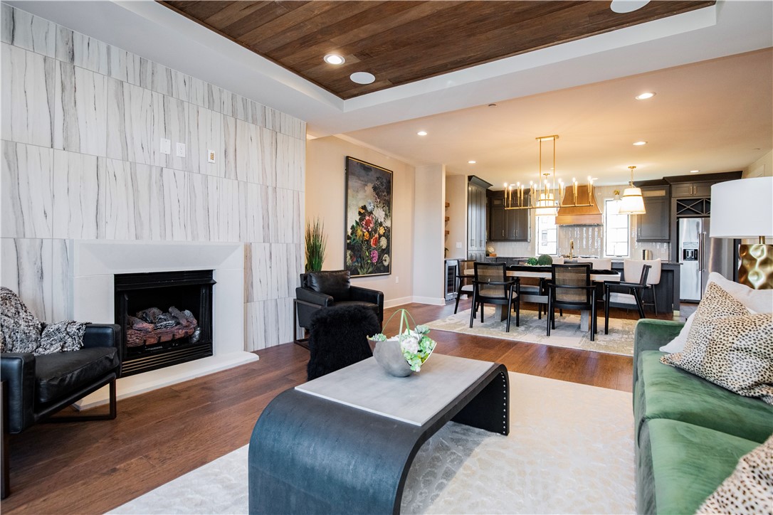 Pinnacle Heights Rogers - Residential