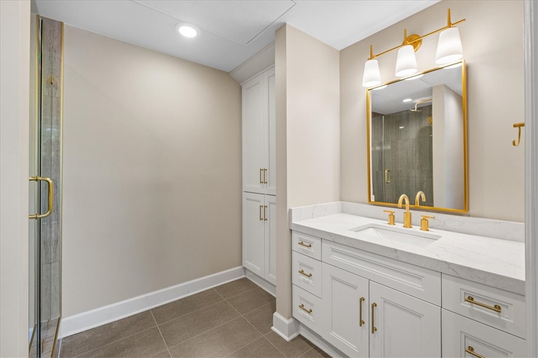 Pinnacle Heights Rogers - Residential