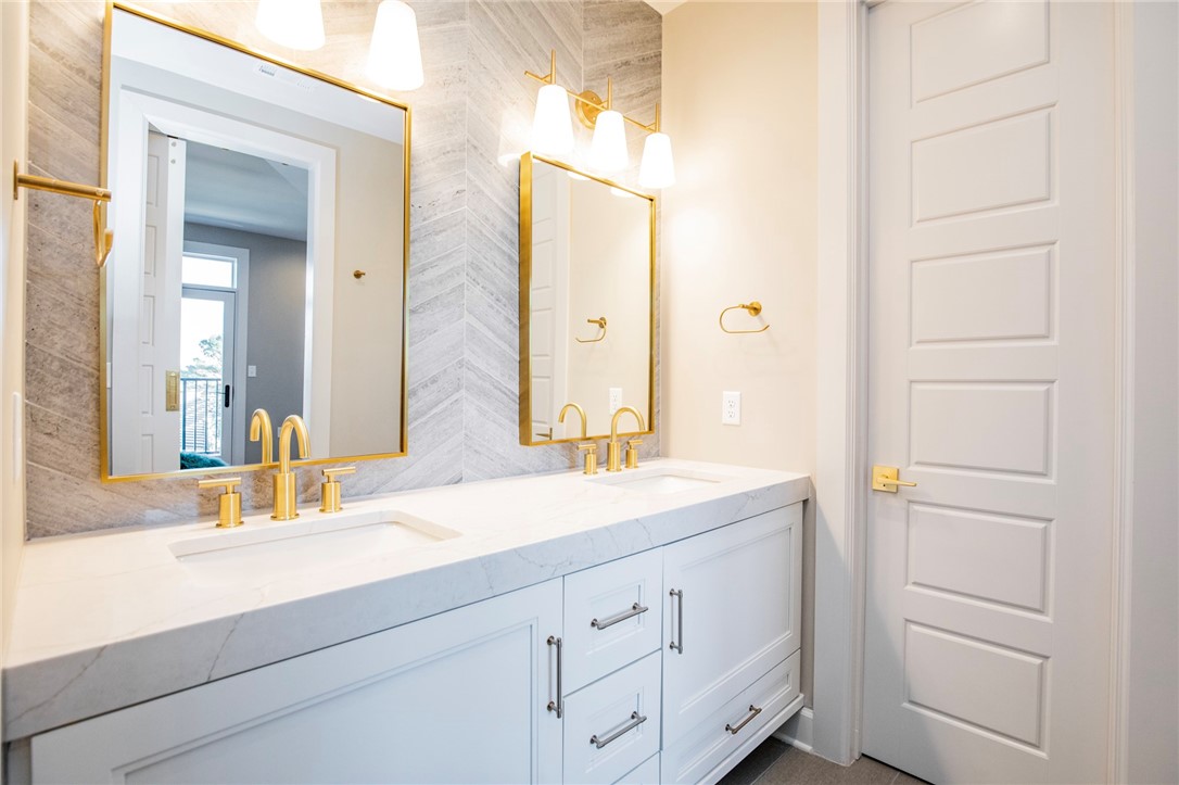 Pinnacle Heights Rogers - Residential