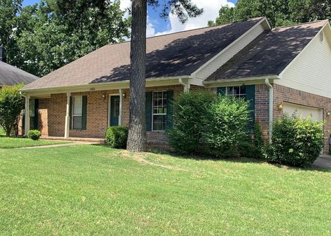 Photo of 1504 Edward Lane, Russellville, AR 72802 (MLS # 1333945)