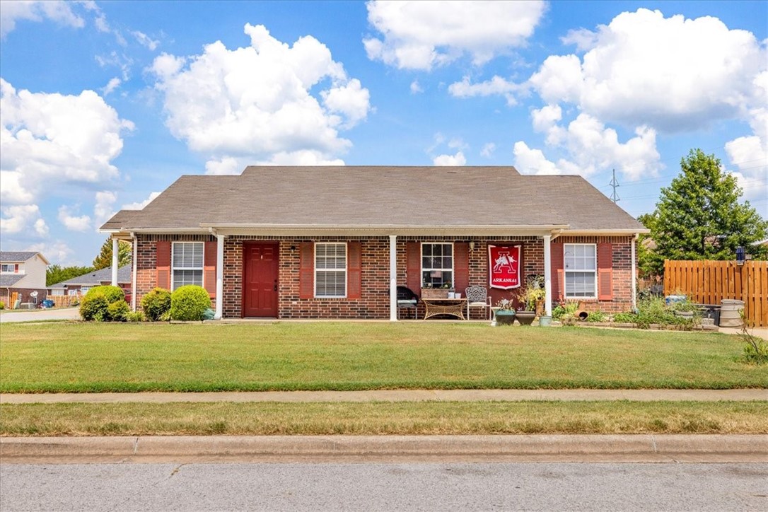 This well maintained duplex is just 3 miles from Downtown Bentonville and 4 miles from the new Walmart Home Office Campus, offering unbeatable convenience for both living and investing. One side is vacant, move-in ready, and includes all appliancesāperfect for an owner-occupant to live in while generating rental income from the other side. With strong rental demand in Bentonvilleās thriving market, this property is truly turn-key and positioned for both comfortable living and excellent cash flow potential, all while being minutes from world-class mountain biking trails, Crystal Bridges Museum, top-rated schools, and Bentonvilleās vibrant dining and shopping scene. Schedule your showing today!