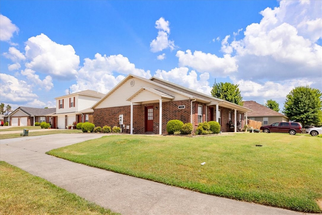 Carriage Square Sub Bentonville - Residential Income