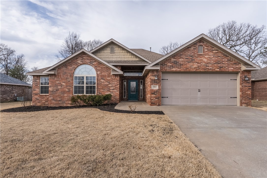 Manicured home with new paint, new carpet, power washed and ready for a new owner.
4 bedrooms, 2 baths! All on one floor. Covered back patio, quiet street, all brick home.
Just minutes away from Bentonville West High School. This is the perfect house to make your home or an investment property in a growing area. Move-in ready, don't let this one get away!