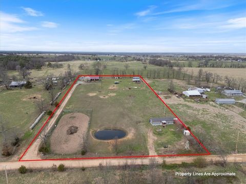 Photo of 554 W Swicegood Road, Colcord, OK 74338 (MLS # 1339001)