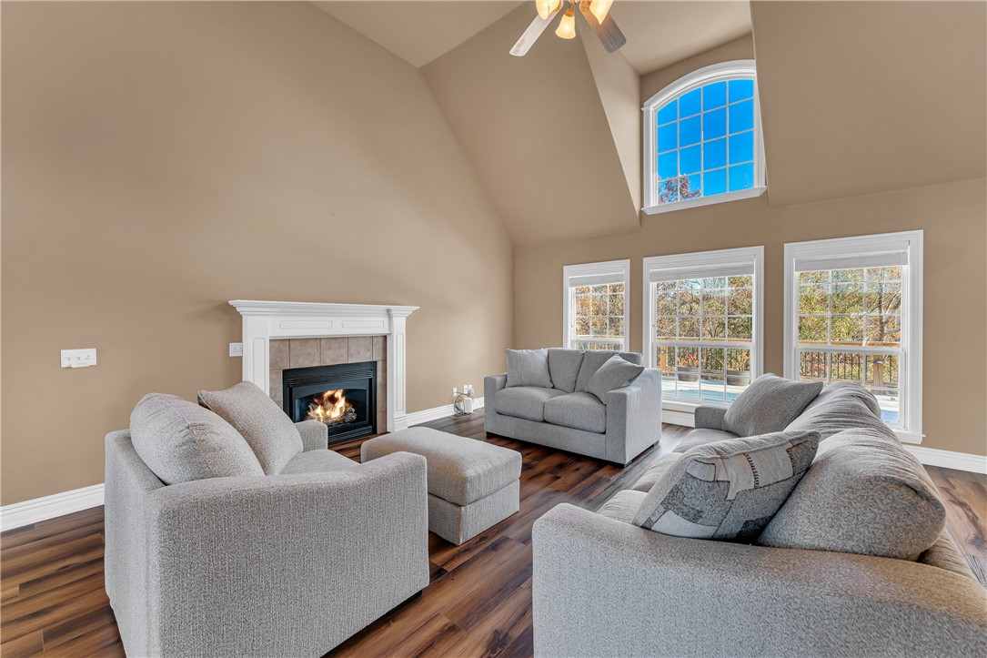 Hunts Lakeside Estates - Residential